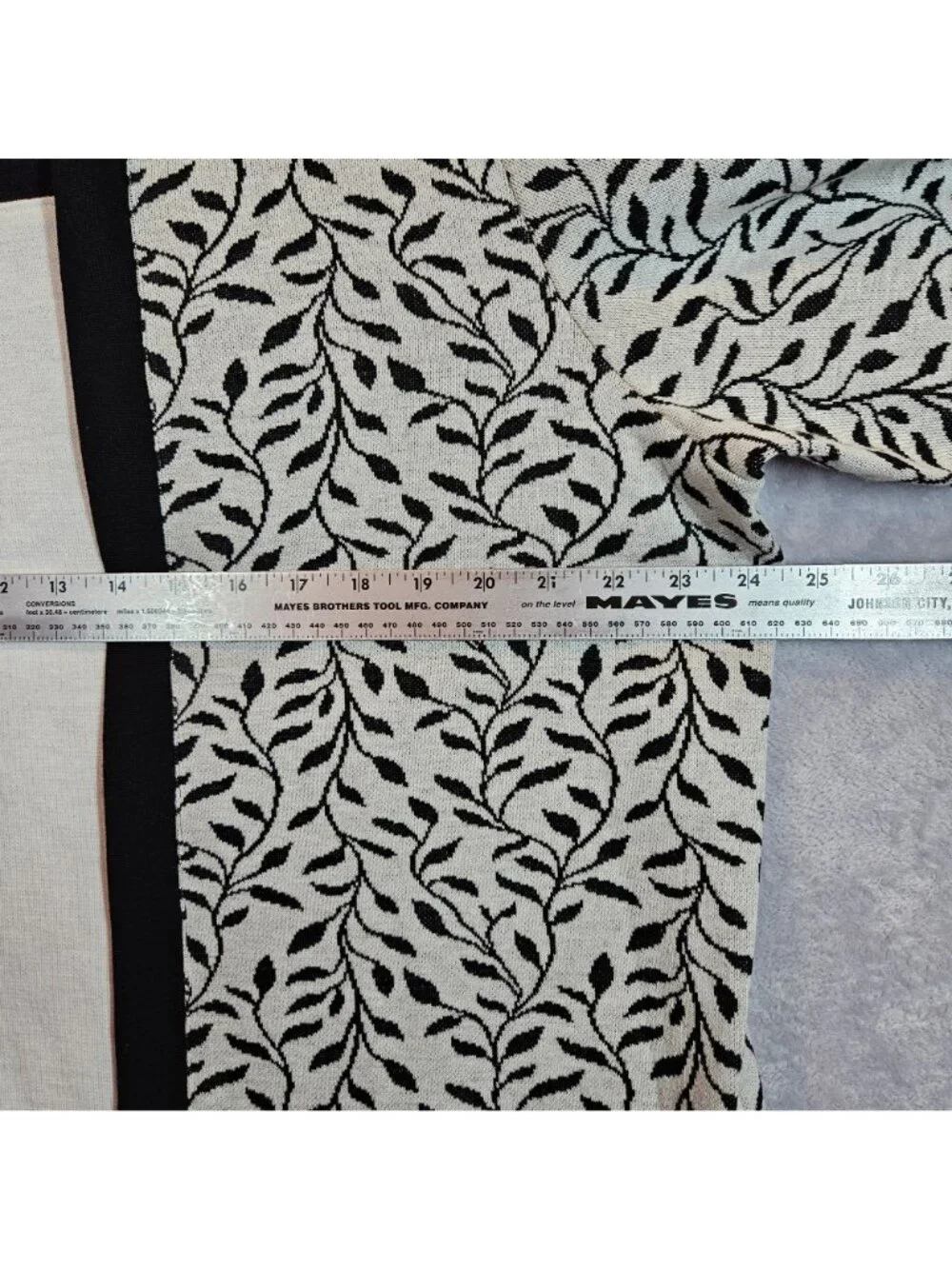 C.D. Daniels Womens XL Sweater faux Jacket Black White Leaf career modest office